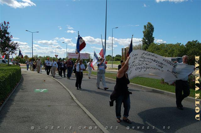 LA MARCHE DES HARKIS AOUT 2011 PIERRELATTE DE HERVE CUESTA  (14).JPG
